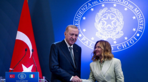 Italia e Turchia rafforzano la cooperazione su economia, sicurezza e sviluppo nel Mediterraneo con accordi chiave e una visione geopolitica condivisa.